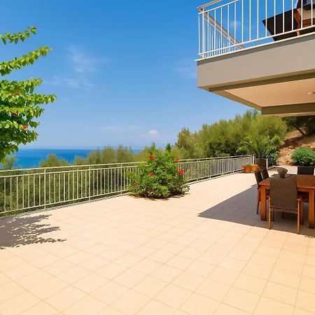 Aigli Fully Equipped Getaway - Seaview Lux Retreat Villa Kalamata Dış mekan fotoğraf