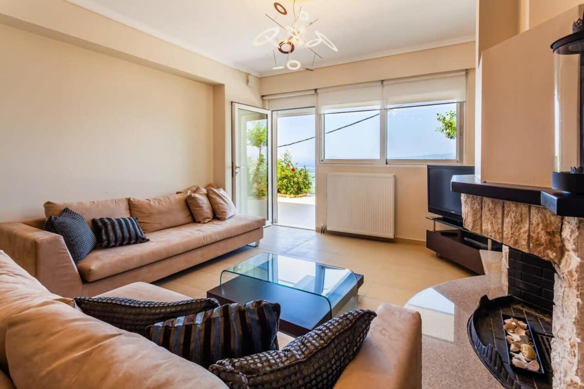 Aigli Fully Equipped Getaway - Seaview Lux Retreat Villa Kalamata Dış mekan fotoğraf