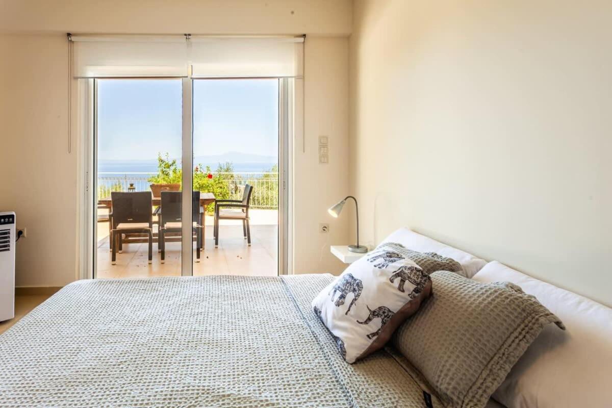 Aigli Fully Equipped Getaway - Seaview Lux Retreat Villa Kalamata Dış mekan fotoğraf