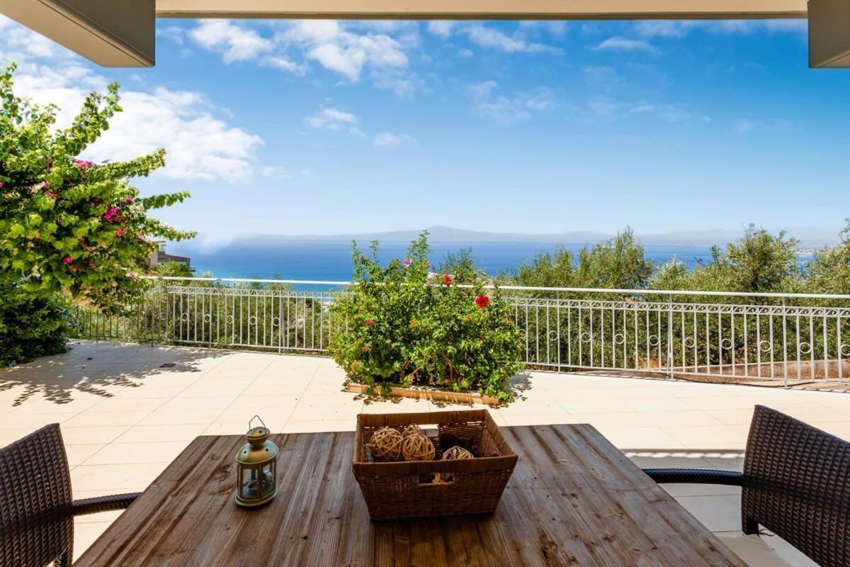 Aigli Fully Equipped Getaway - Seaview Lux Retreat Villa Kalamata Dış mekan fotoğraf