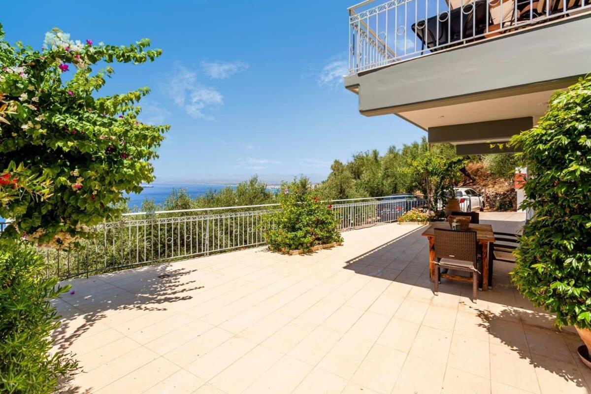Aigli Fully Equipped Getaway - Seaview Lux Retreat Villa Kalamata Dış mekan fotoğraf