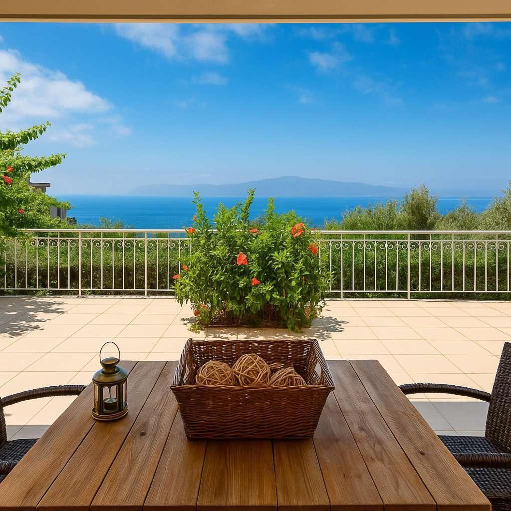 Aigli Fully Equipped Getaway - Seaview Lux Retreat Villa Kalamata Dış mekan fotoğraf